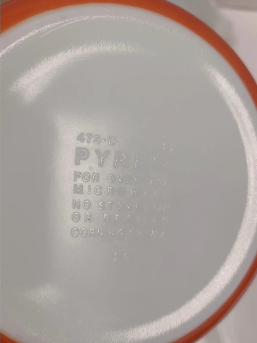 Pyrex Vintage Autumn Harvest 473-B with Lid